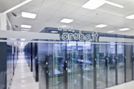 Aruba_DC-rack-525x350.jpg